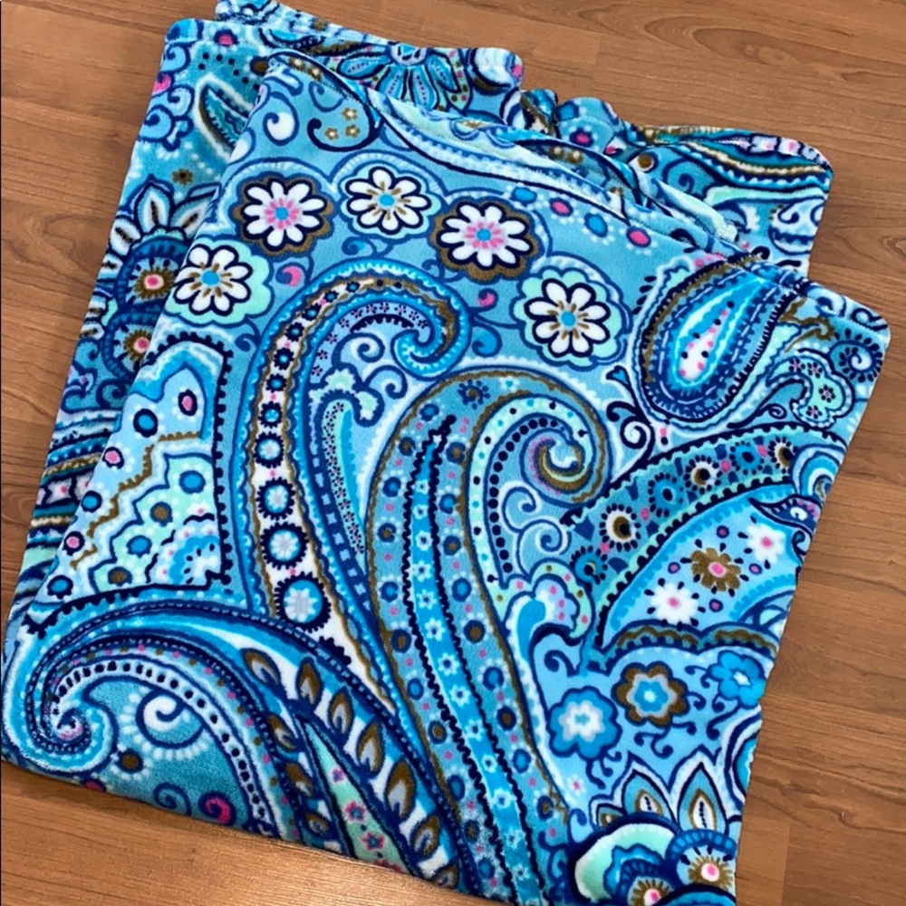 Vera Bradley Daisy Dot Paisley Blanket